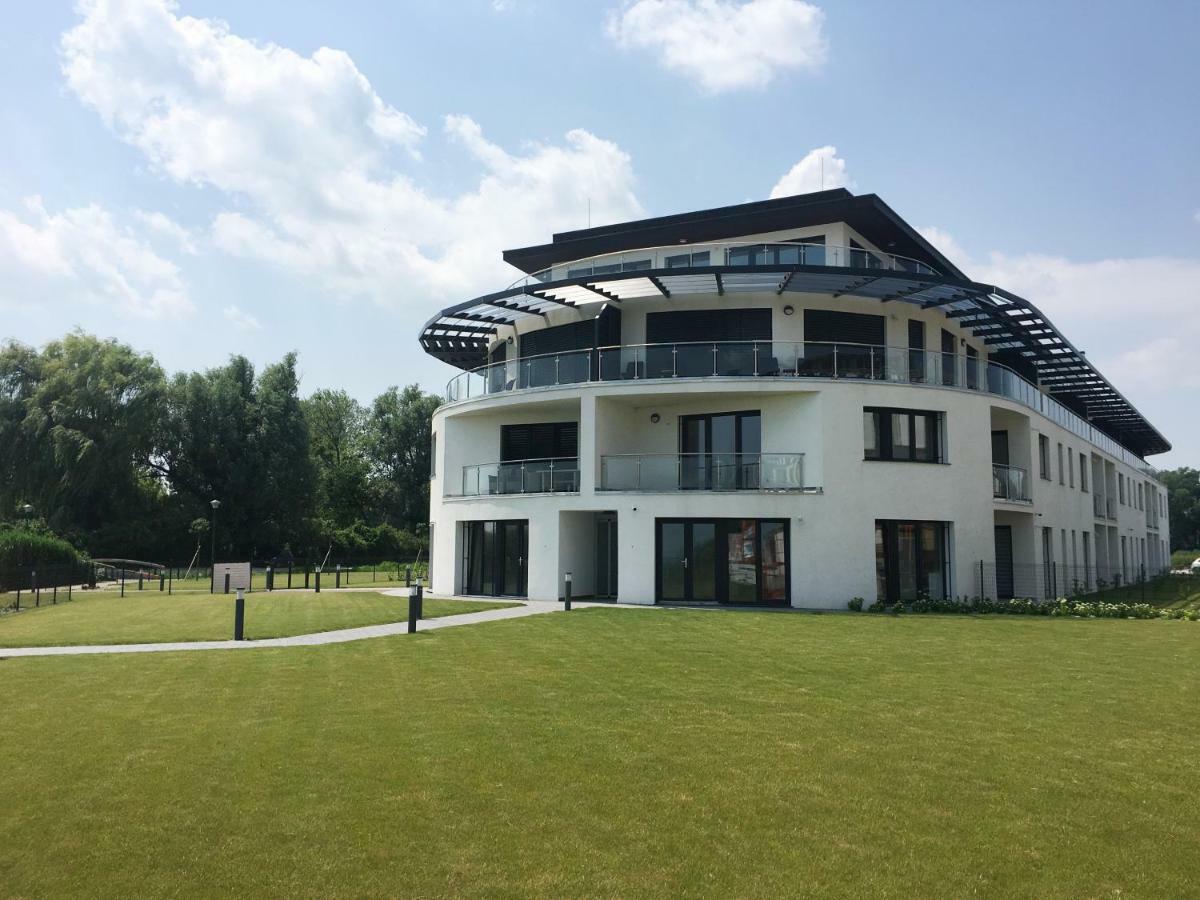 Apartman Balaton เคสเท ภายนอก รูปภาพ